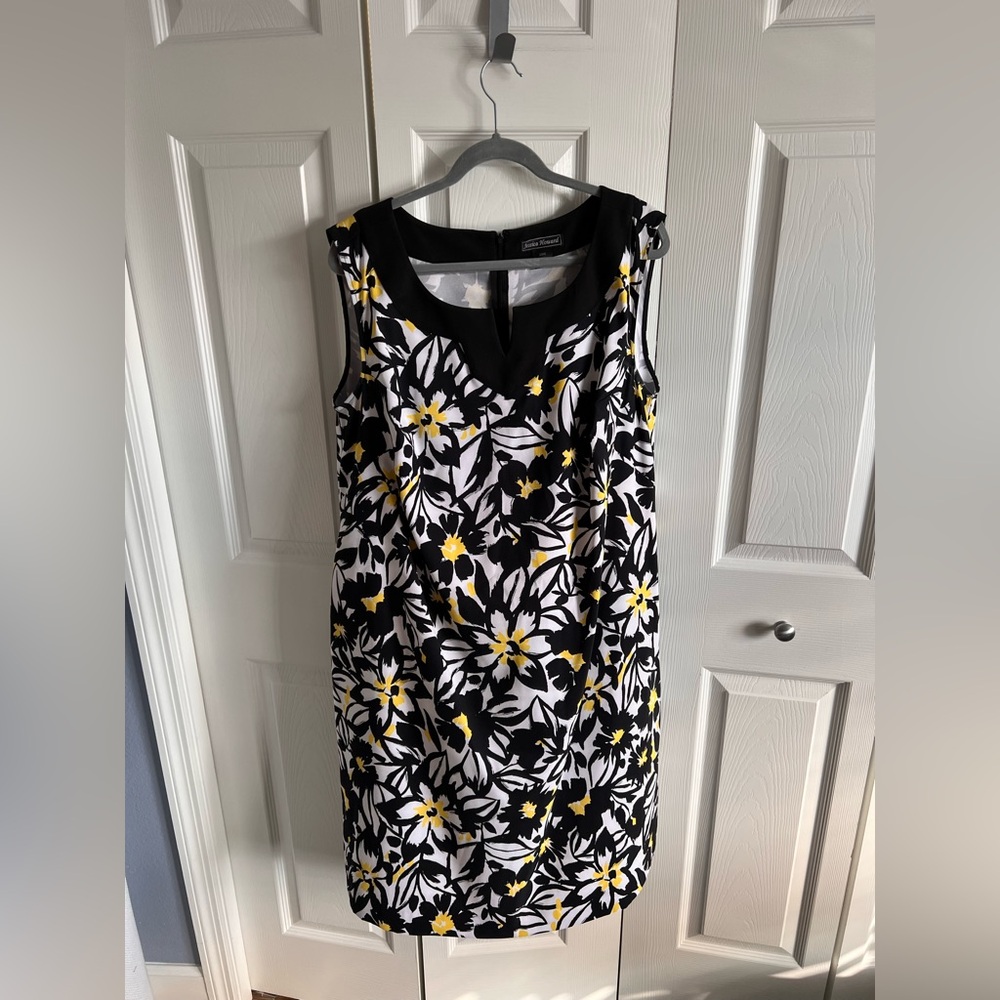 Jessica Howard Black and White Floral Midi Dress